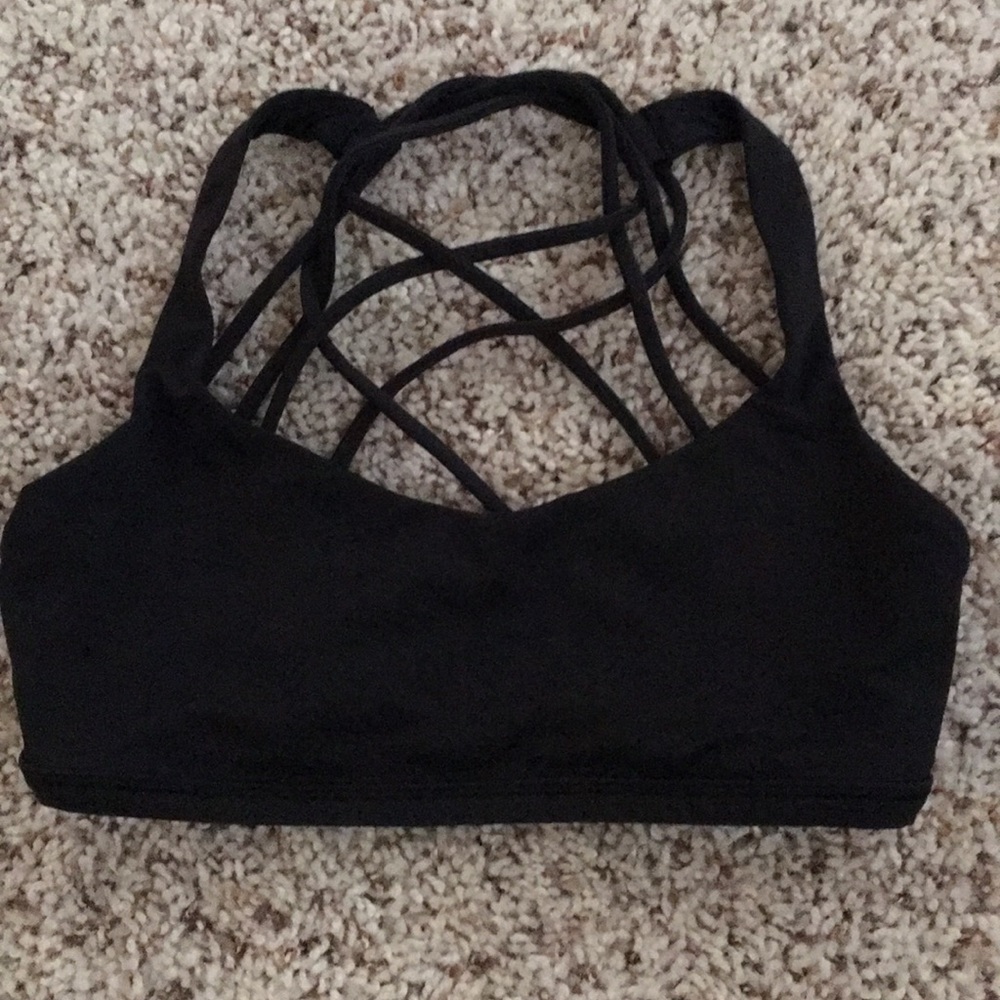 Lululemon free to be sports bra